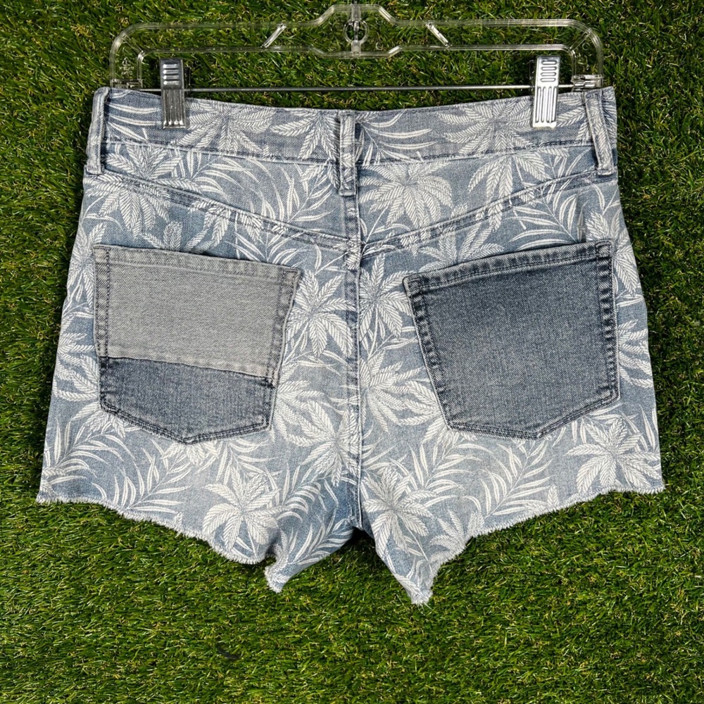 Jessica Simpson Palm Leaf Print Denim Shorts Blue White Raw Hem Size 28 Tropical - Picture 4 of 5